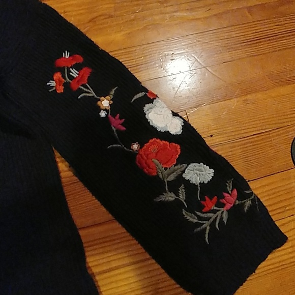 American eagle black sweater - Picture 2 of 4